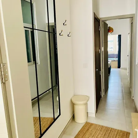 Sea View Duplex - Sliema Centre