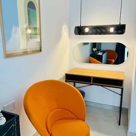 Sea View Duplex - Sliema Centre *