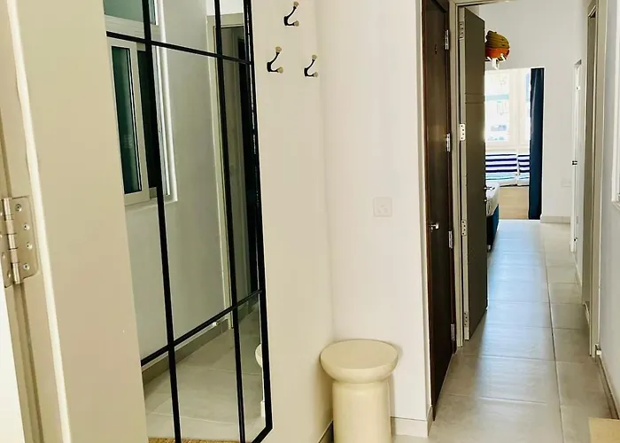 Sea View Duplex - Sliema Centre