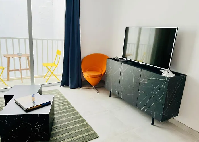 Sea View Duplex - Sliema Centre *