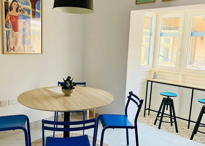 Sea View Duplex - Sliema Centre Gzira
